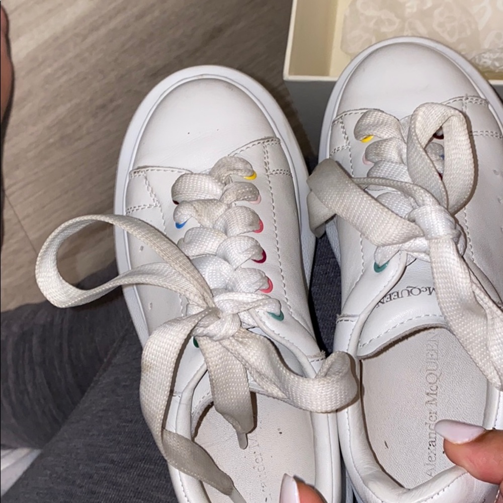 Shoes - Picture 2 of 4